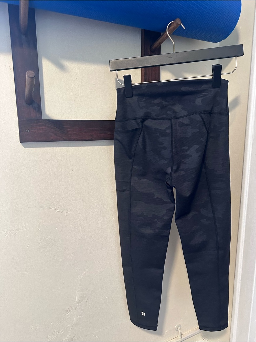 NWOT Sweaty Betty Black Camo High-Rise Super Sculpt Leggings. - Picture 9 of 9